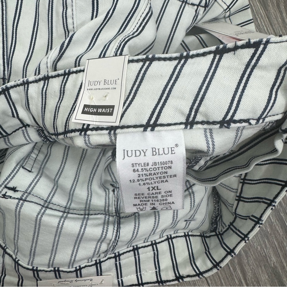 JUDY BLUE Striped High-Waisted Blue Women's Shorts Size 1X - Picture 7 of 13